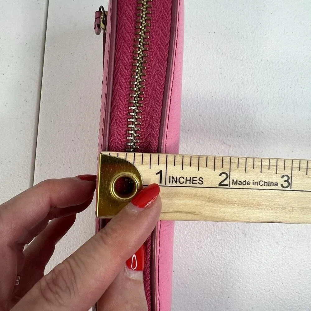 Fossil Pink Pebbled Leather Zip Around Wallet‎ Pockets Card Slots Pocketbook